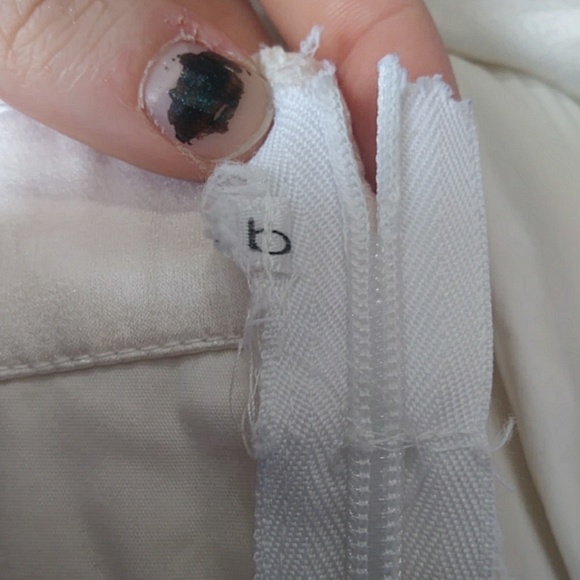 White corset - Picture 7 of 9